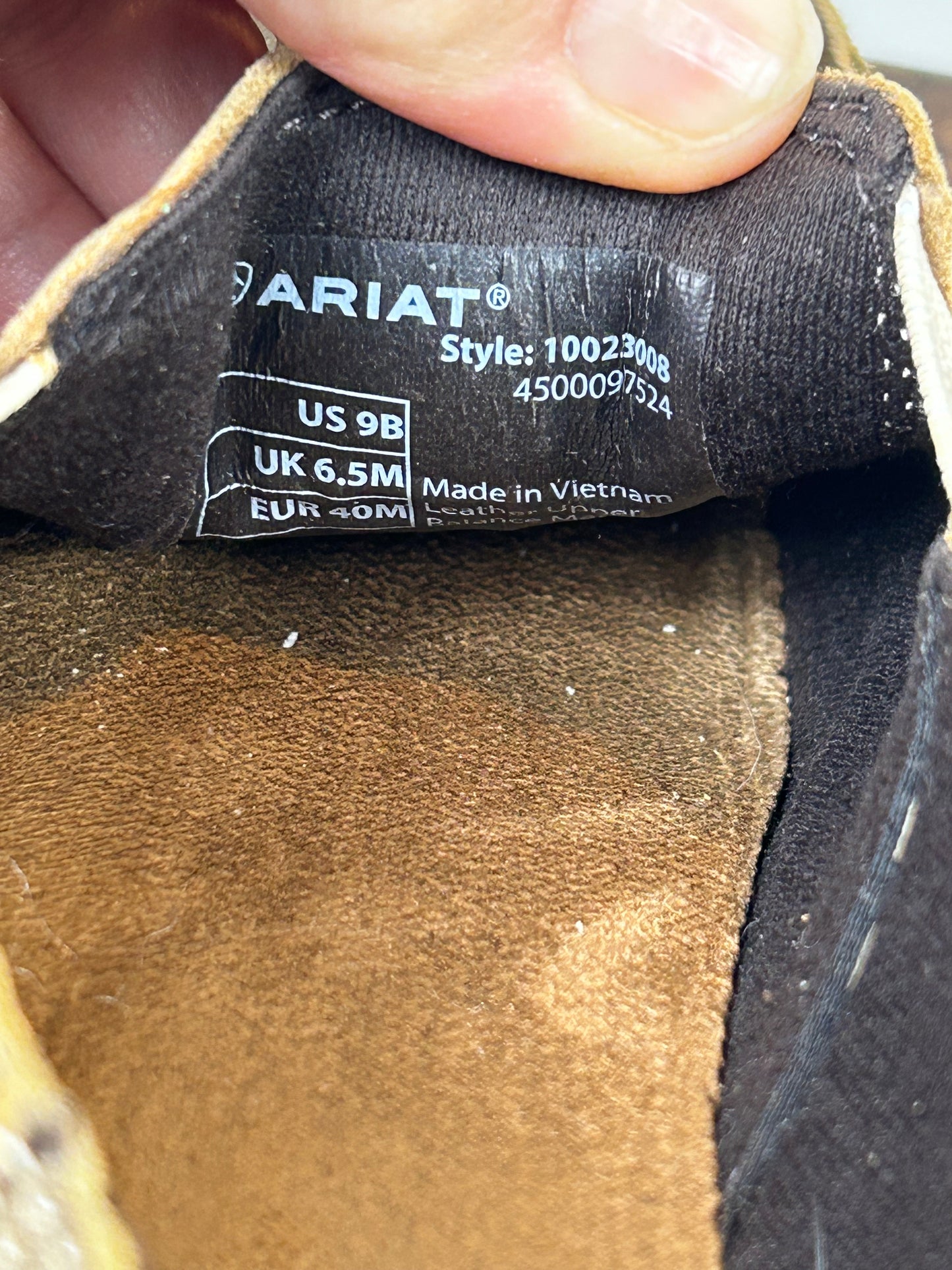 ARIAT women’s casual cruiser shoe in brown bomber —new!