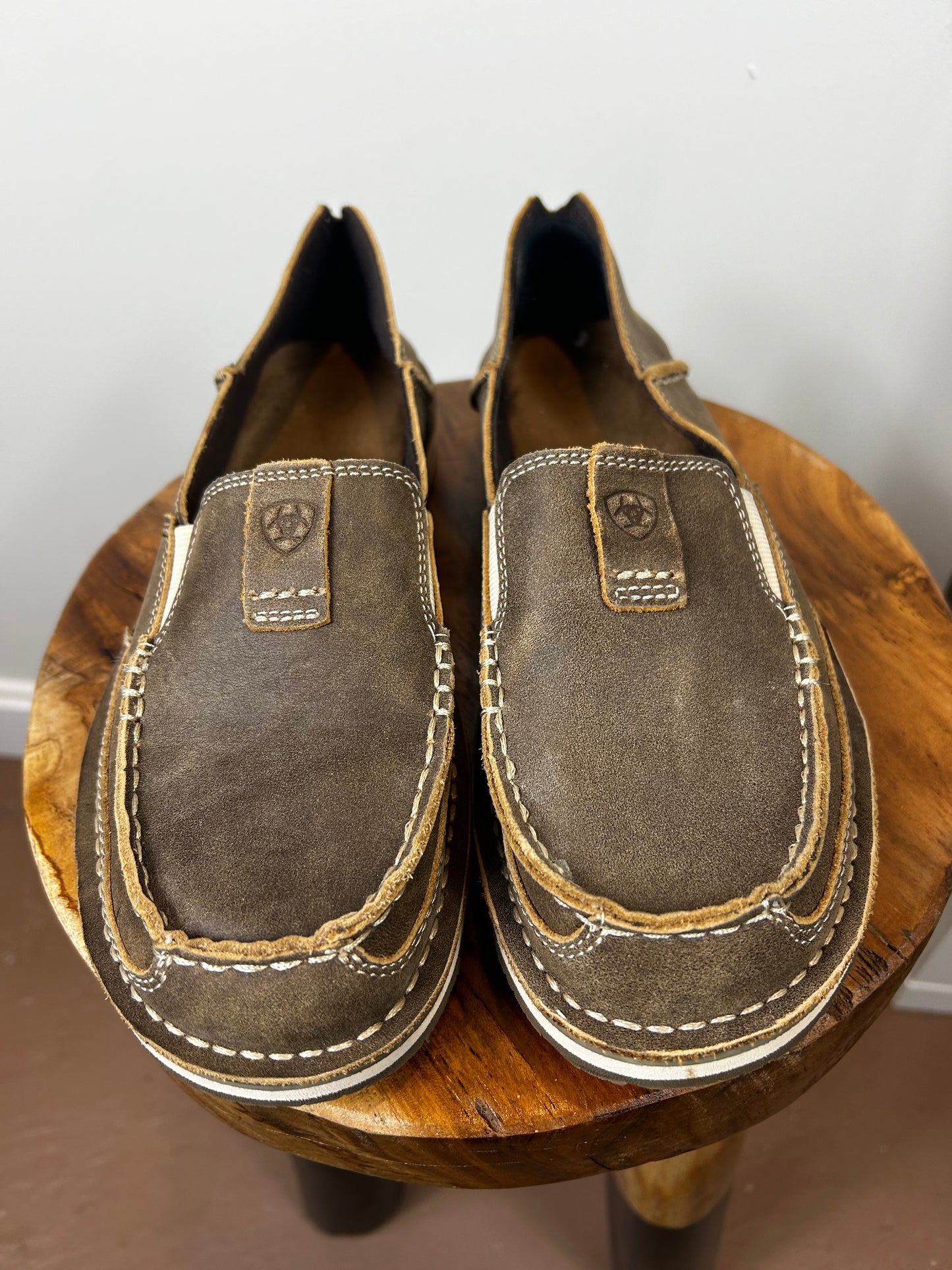 ARIAT women’s casual cruiser shoe in brown bomber —new!