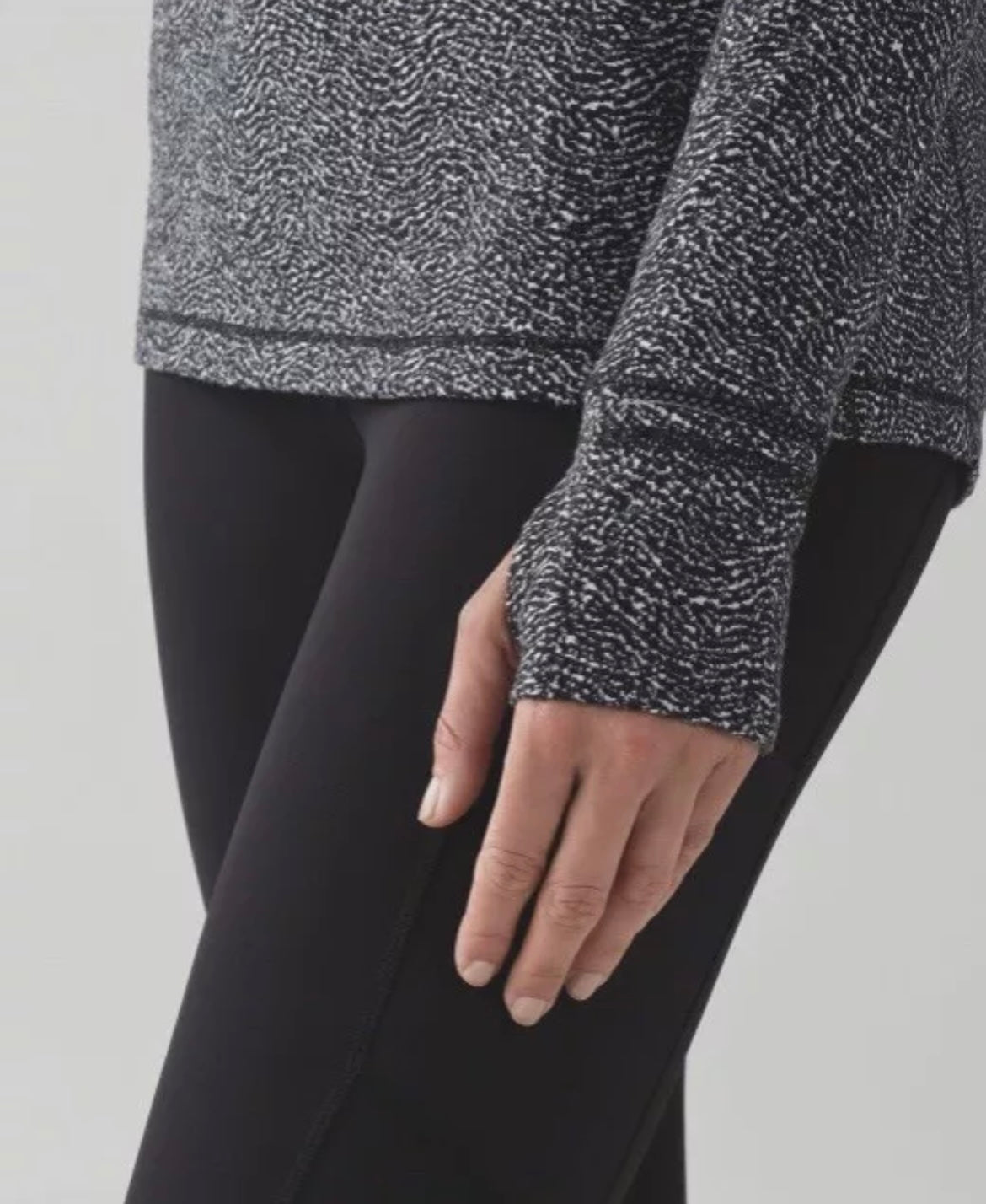 Lululemon Outrun 1/2 Zip
Running Luon Ripple Jacquard Black White