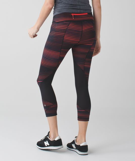 Lululemon Pace Rival Crop *Full-On Luxtreme Twisted Dune Alarming Black / Red