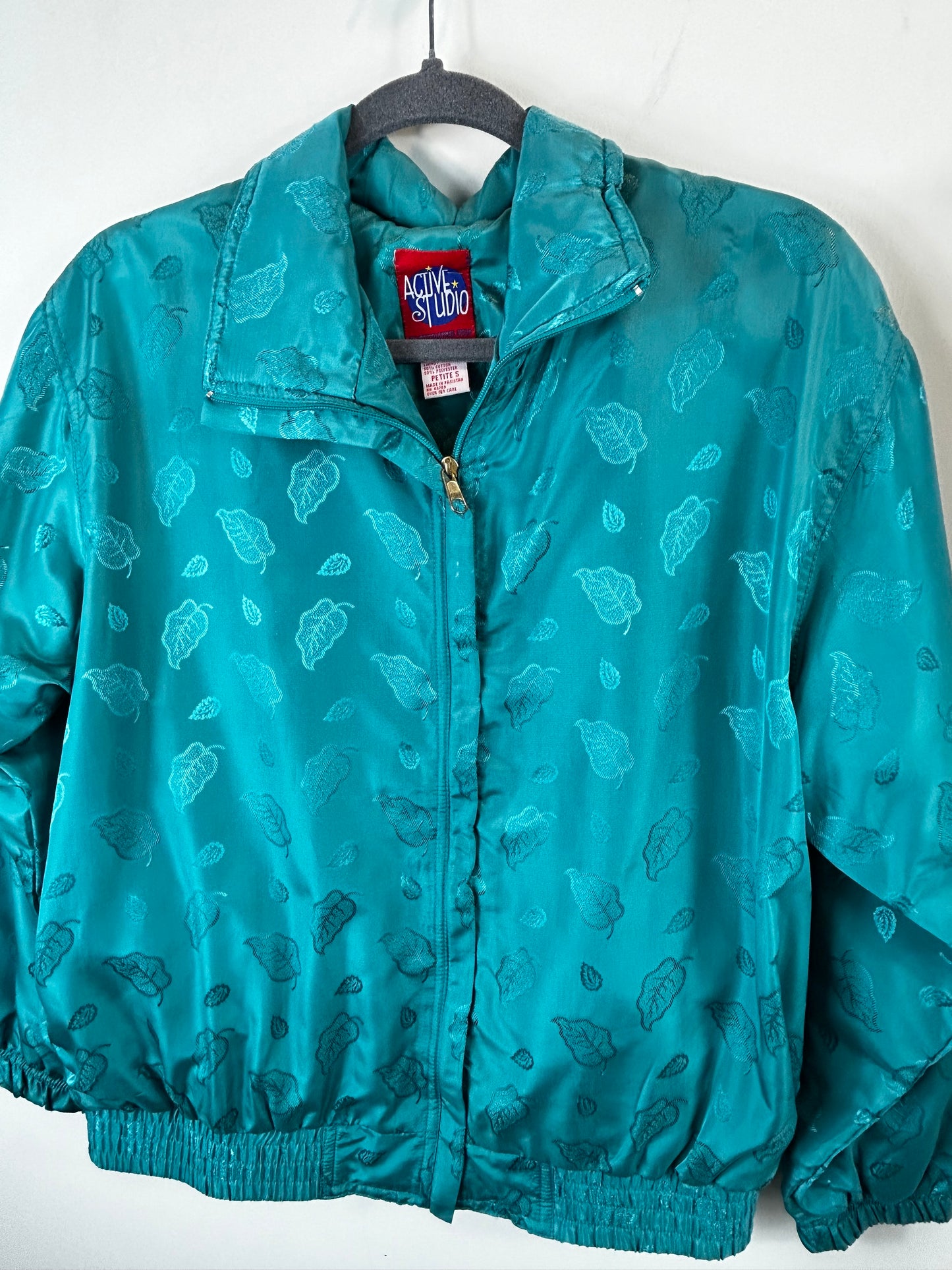 Vintage windbreaker by Active Studio womens size small