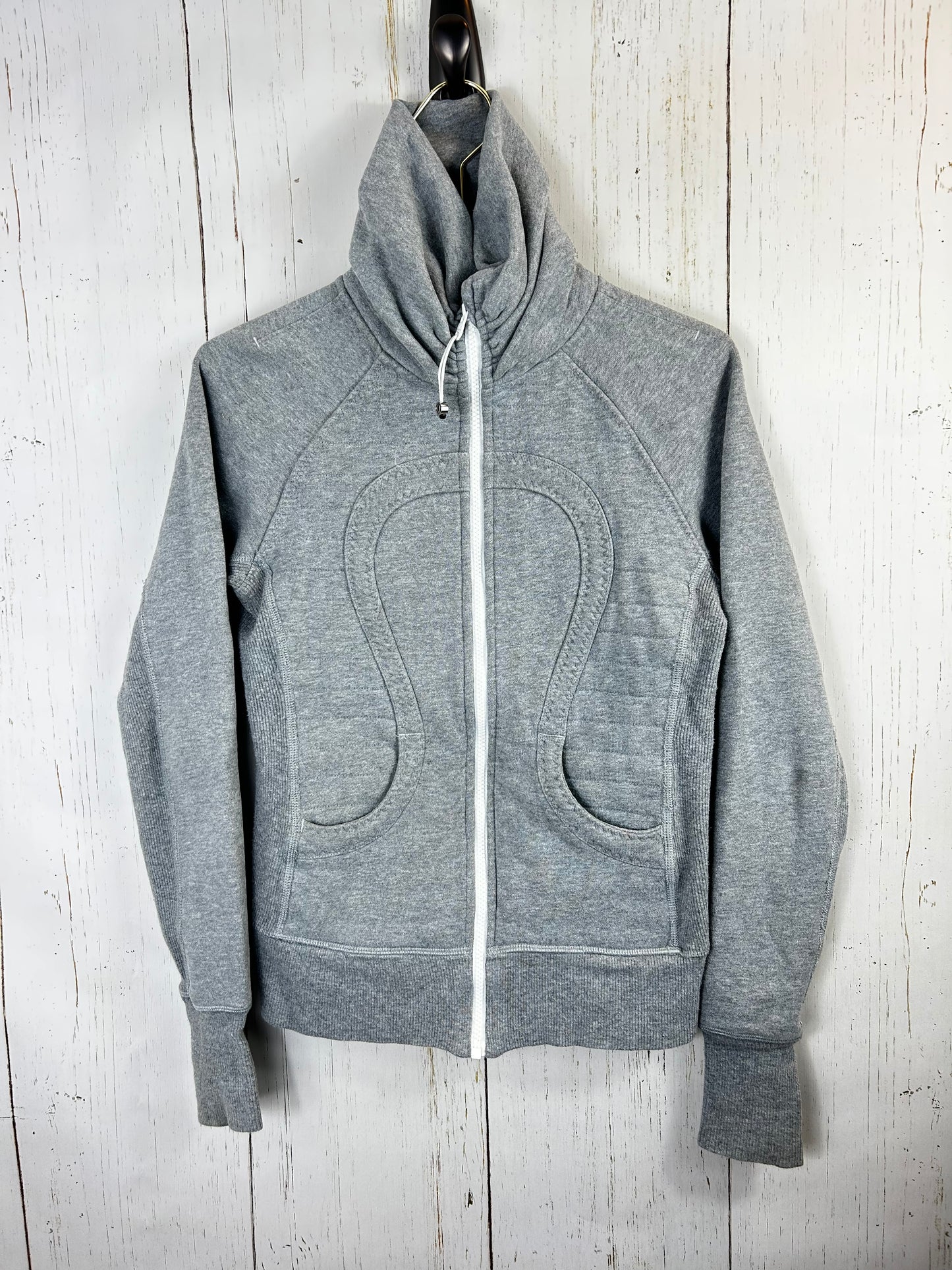 Lululemon Calm & Cozy Jacket
Heathered Medium Grey / Silver Spoon