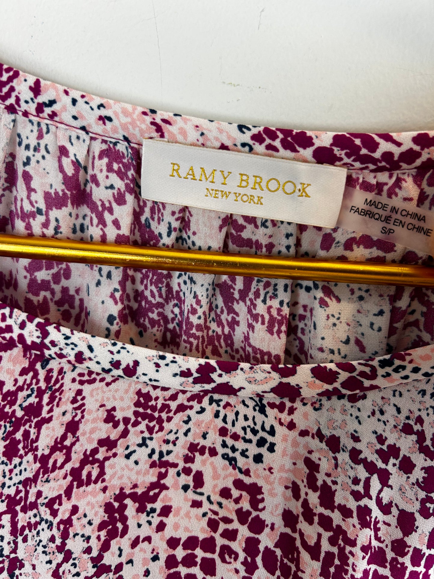 Ramy Brook - White & Magenta Abstract Snakeskin Print Silk Blouse Sz Sm