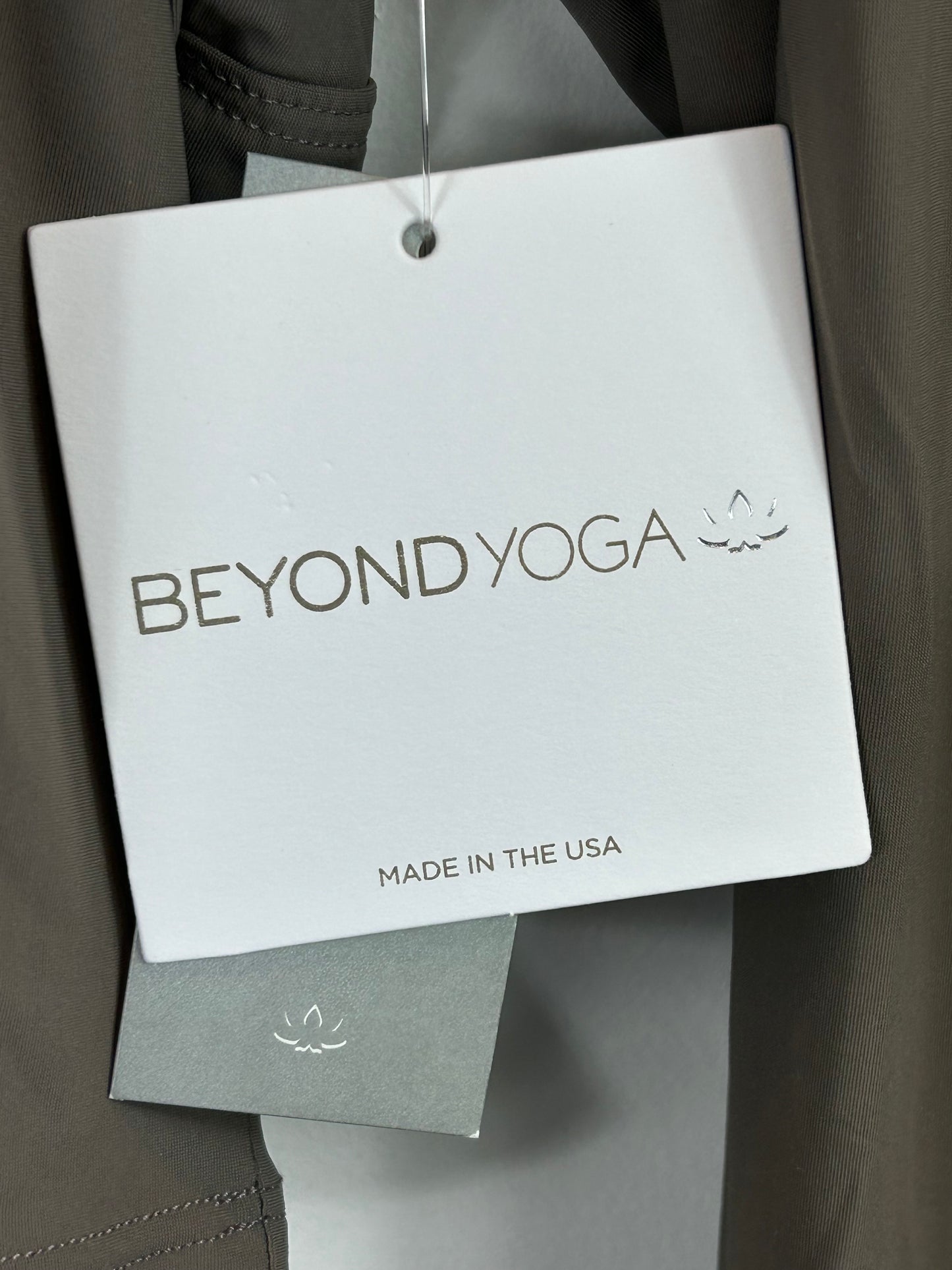 NWT Beyond Yoga Women's POWERBEYOND Lite Cardio Cropped