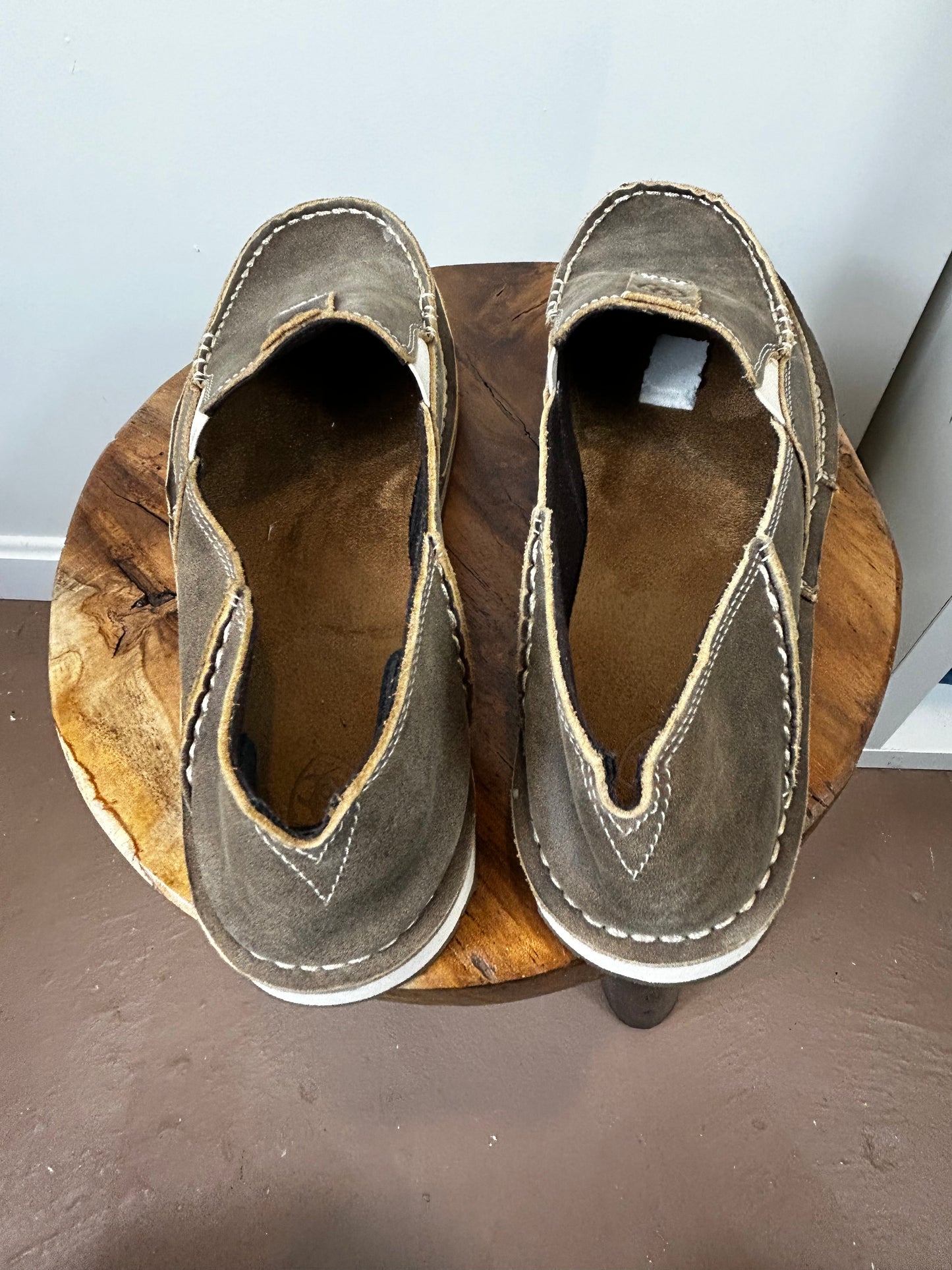 ARIAT women’s casual cruiser shoe in brown bomber —new!