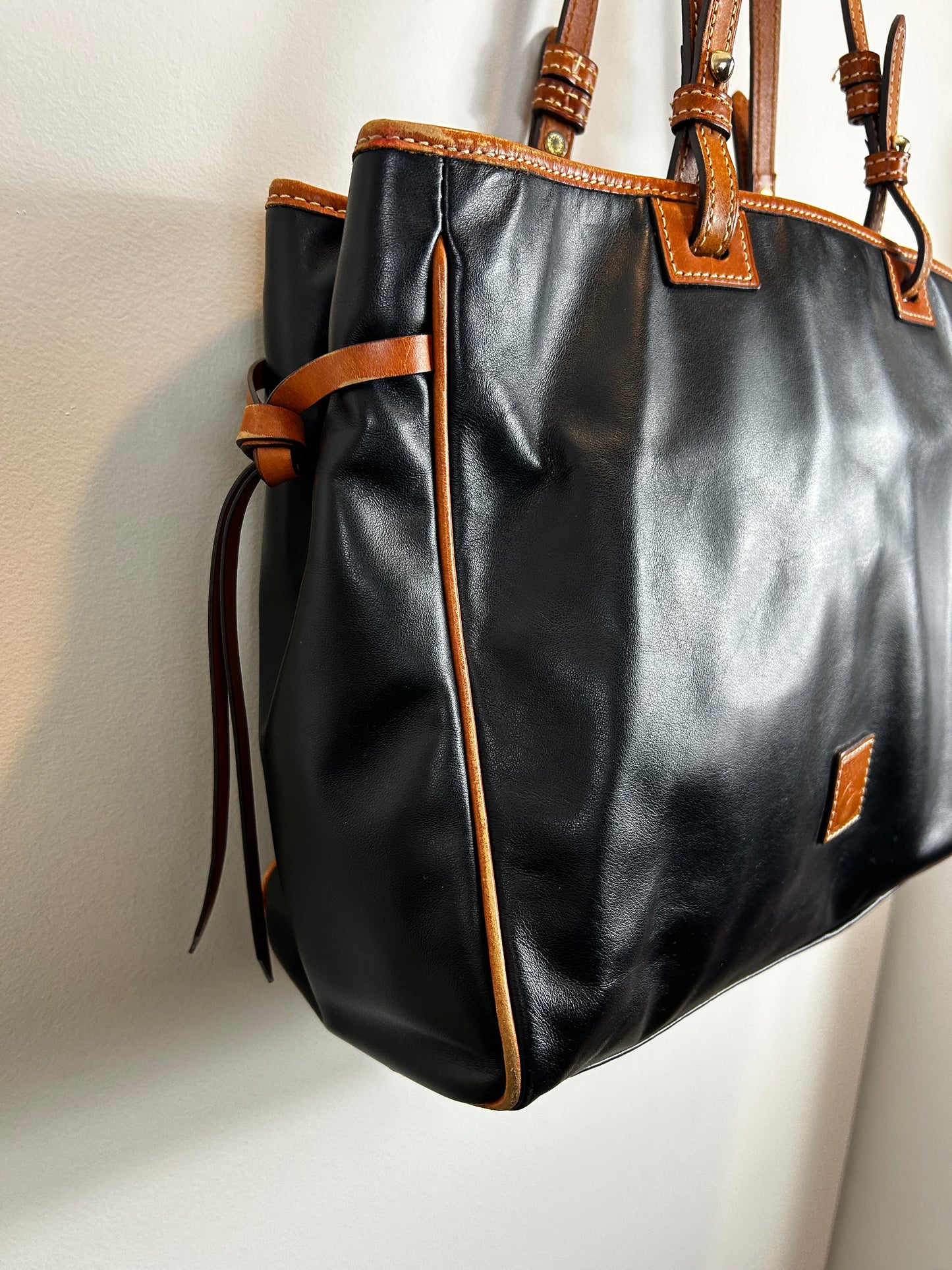 Dooney & Bourke Colette Smooth Black Leather Women Handbag Large Tote Purse