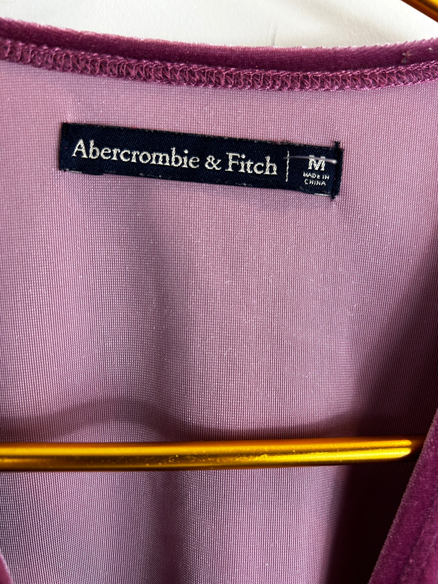 Abercrombie & Fitch Velvet Long Sleeve Wrap Top Womens Size M Blush Pink Ballet