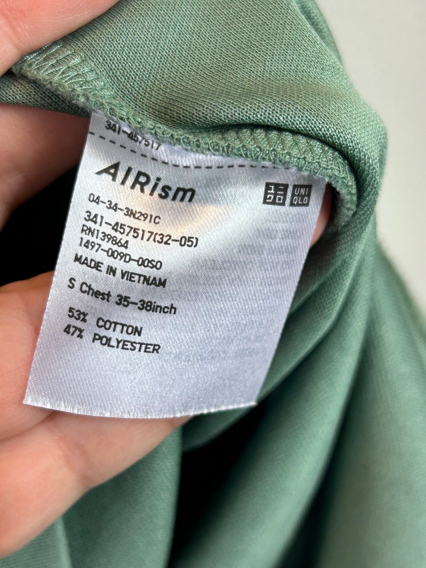 Uniqlo AIRism Sleeveless T-Shirt