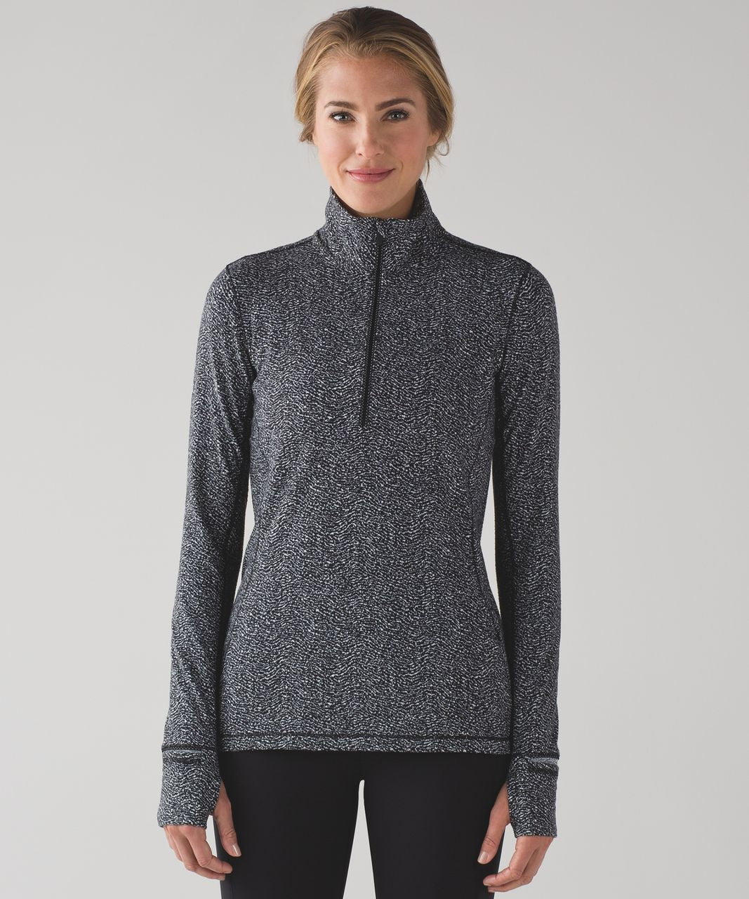 Lululemon Outrun 1/2 Zip
Running Luon Ripple Jacquard Black White