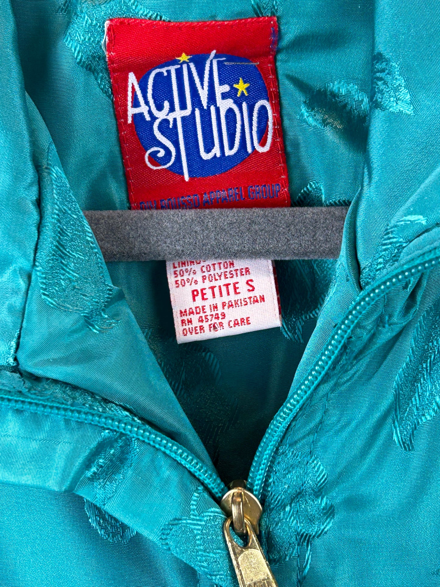 Vintage windbreaker by Active Studio womens size small