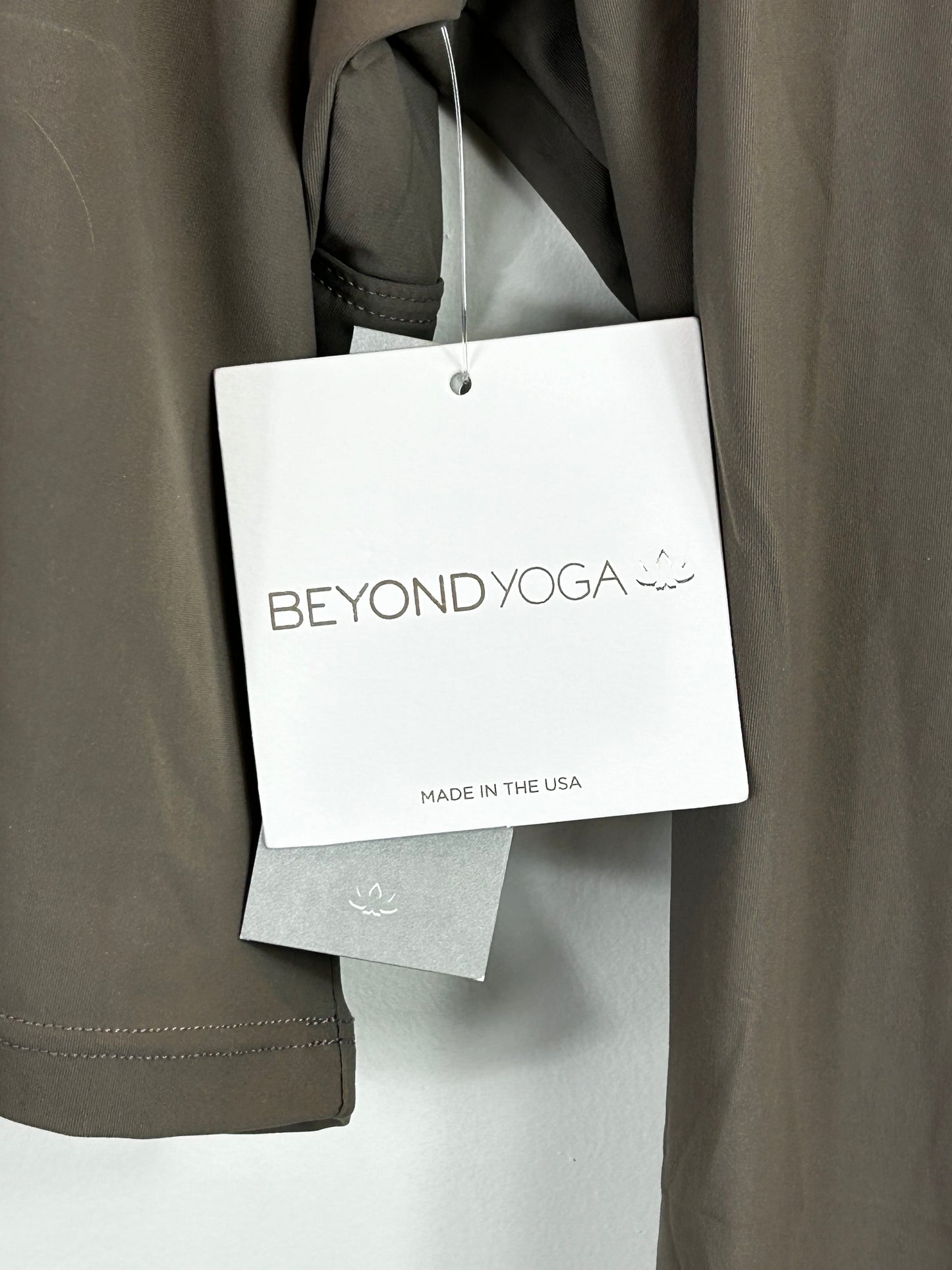 NWT Beyond Yoga Women's POWERBEYOND Lite Cardio Cropped