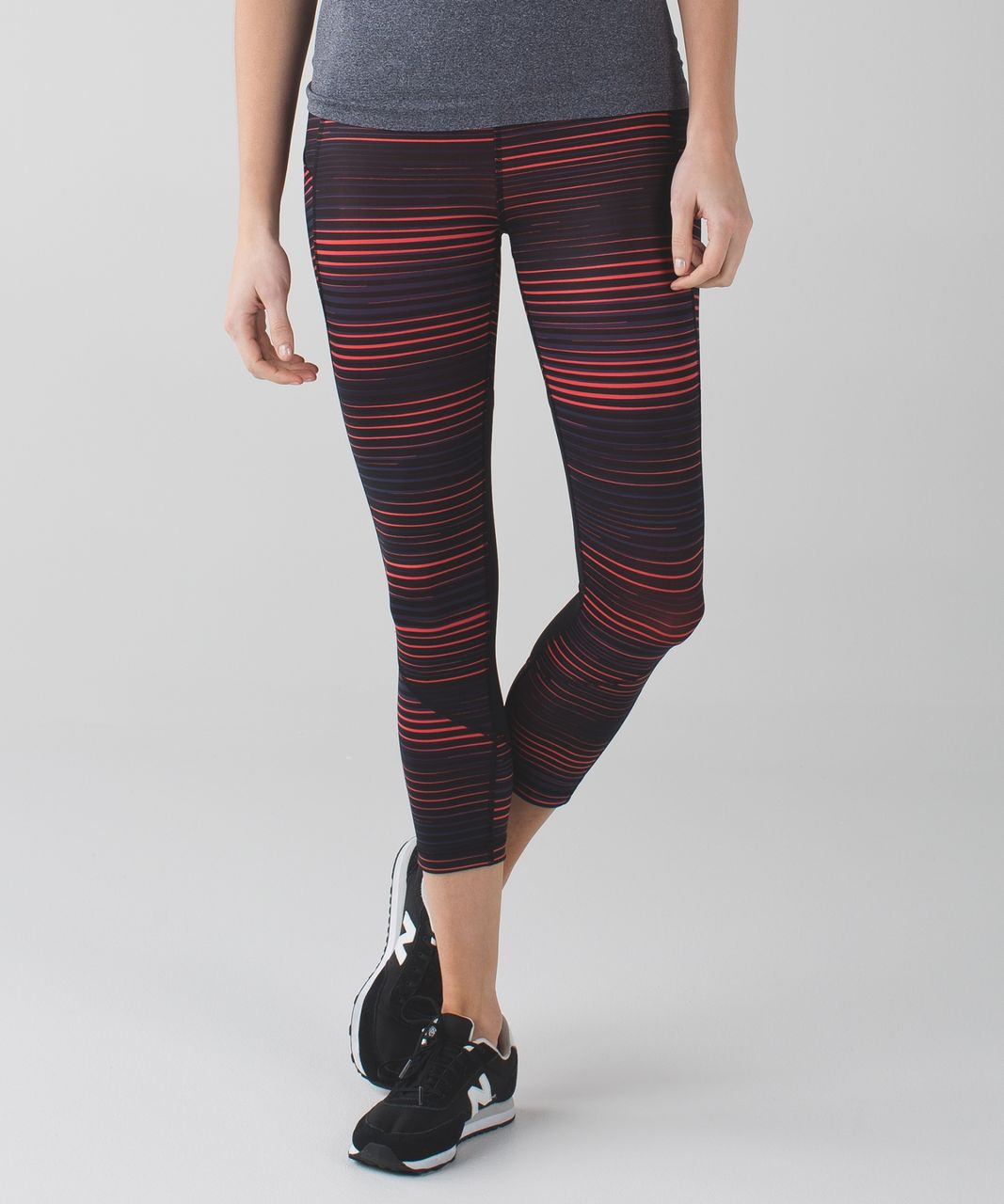 Lululemon Pace Rival Crop *Full-On Luxtreme Twisted Dune Alarming Black / Red