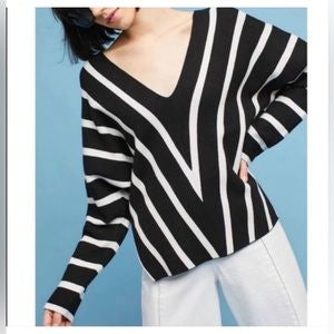 ANTHROPOLOGIE Moth Hadley Striped V-Neck Pullover Sweater Dolman Size M Chevron