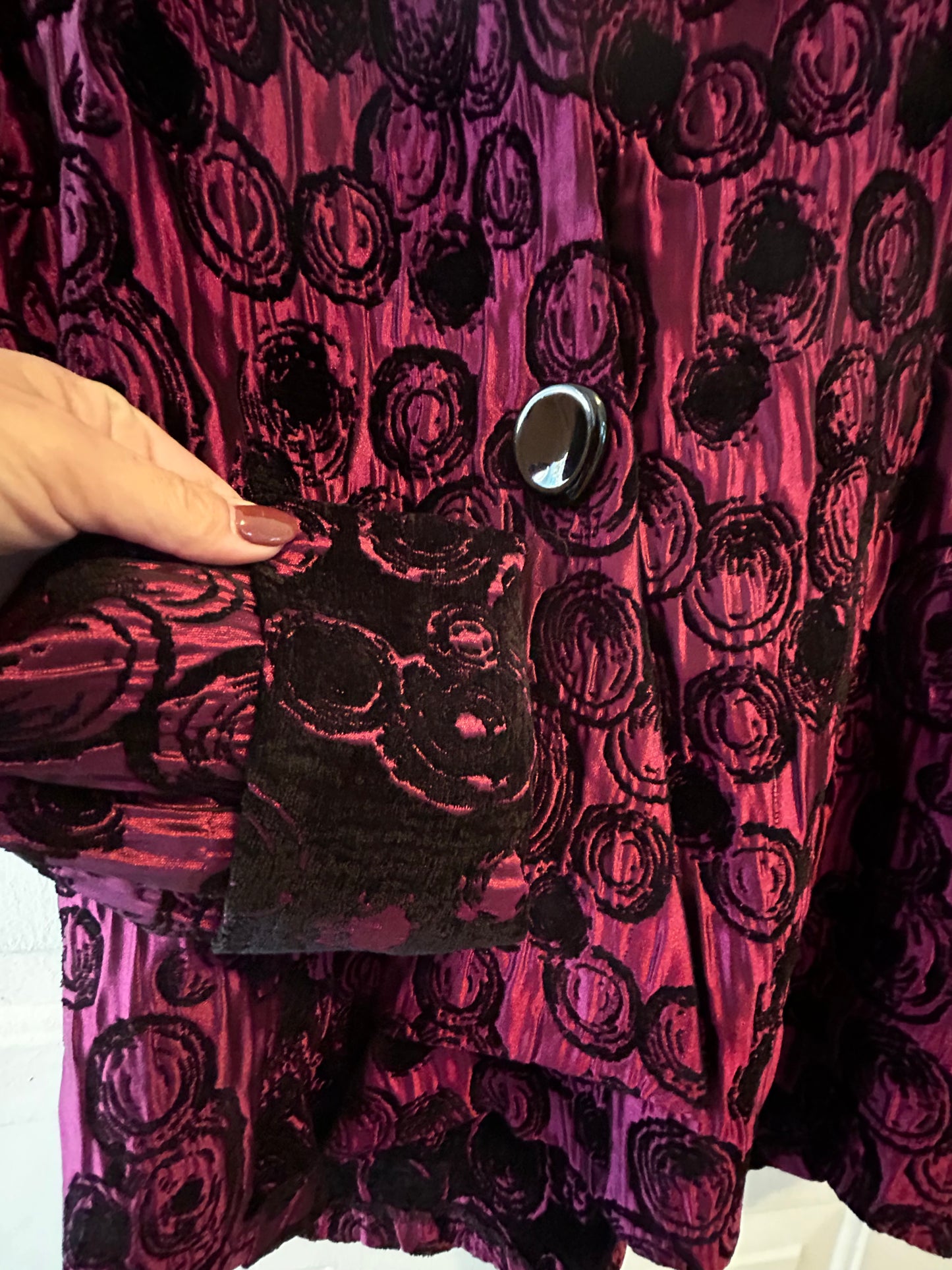 IC Collection jacket with a black and fuchsia circle pattern blazer coat